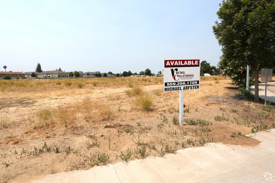 Alta Ave, Dinuba, CA for sale - Primary Photo - Image 1 of 3