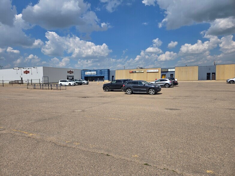 4420 Railway Av, Vermilion, AB à louer - Photo du bâtiment - Image 2 de 8