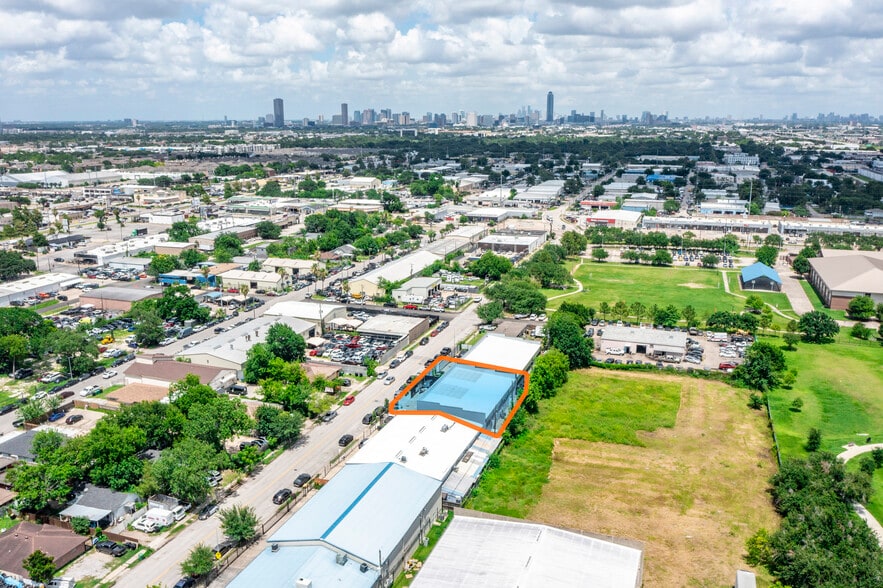 9013 Pagewood Ln, Houston, TX à vendre - Photo du bâtiment - Image 3 de 37