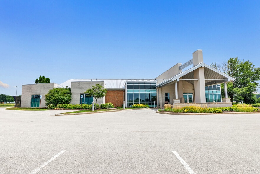 2141 Lime Kiln Rd, Green Bay, WI à vendre - Photo du bâtiment - Image 2 de 48