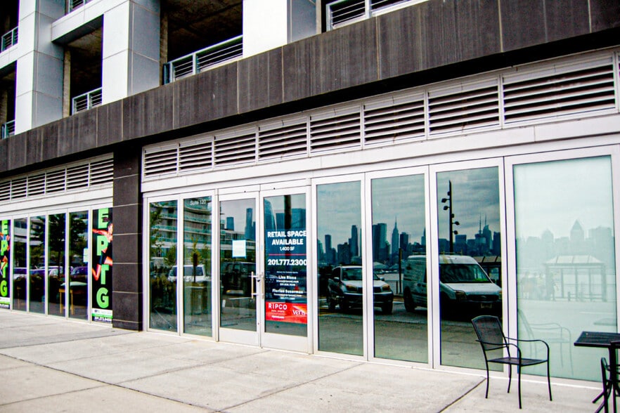 500 Ave At Port Imperial Blvd, Weehawken, NJ à louer - Photo du bâtiment - Image 3 de 8