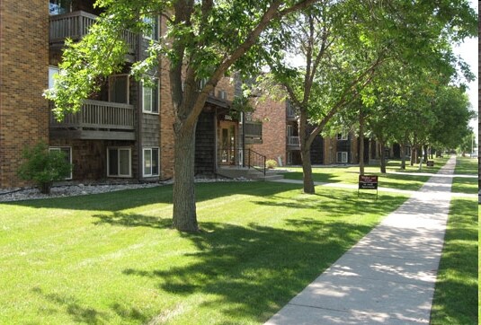 3301-3318 16th Ave SW, Fargo, ND à vendre - Photo du bâtiment - Image 3 de 41