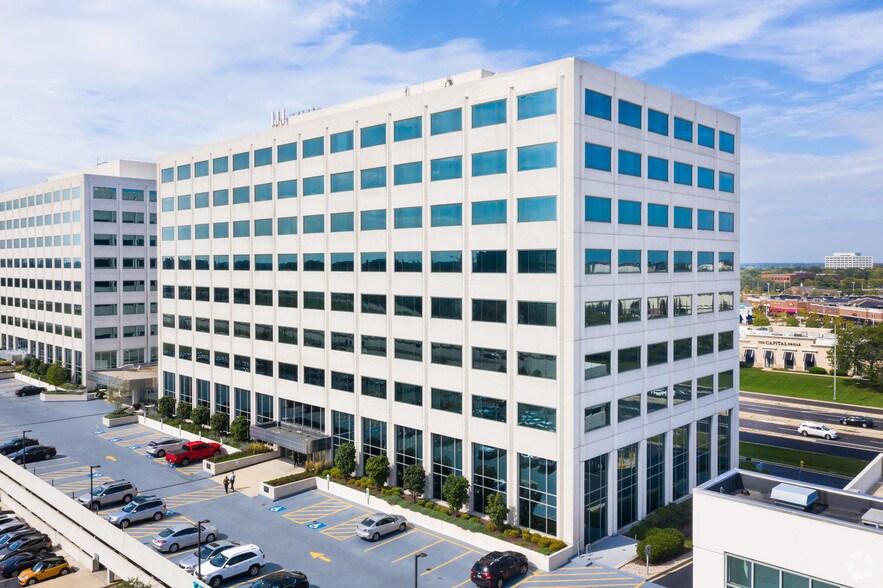 377 E Butterfield Rd, Lombard, IL à louer - Photo du bâtiment - Image 2 de 16