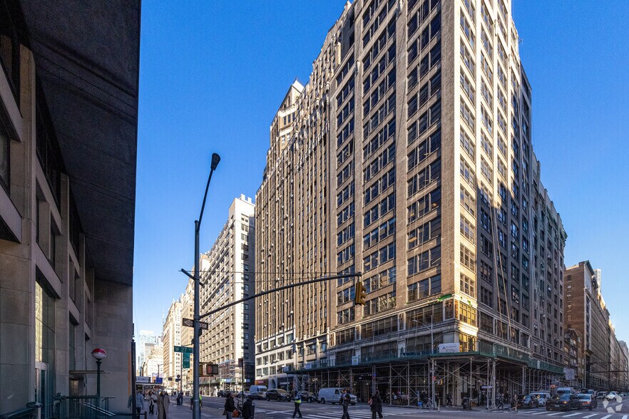 307 Seventh Ave, New York, NY for lease - Primary Photo - Image 1 of 21