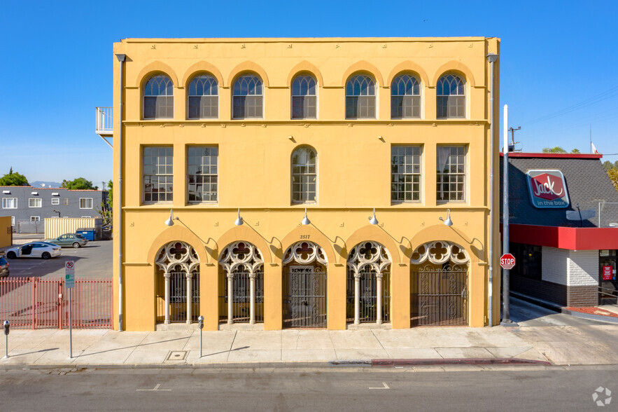 2515-2517 Pasadena Ave, Los Angeles, CA for sale - Primary Photo - Image 1 of 1