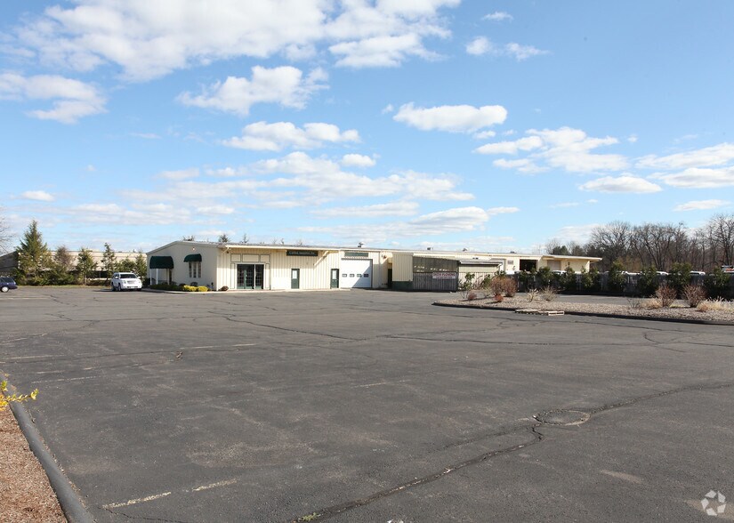 405 Sullivan Ave, South Windsor, CT à louer - Photo principale - Image 1 de 5