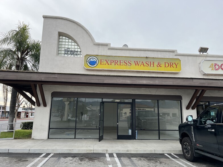 468-480 E San Bernardino Rd, Covina, CA à louer - Photo du bâtiment - Image 3 de 18