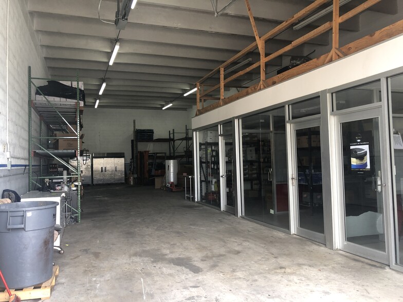2075-2129 W 76th St, Hialeah, FL à louer - Photo du bâtiment - Image 2 de 11