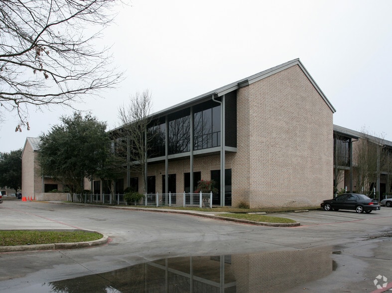 1919 Oakwell Farms Pky, San Antonio, TX for lease - Building Photo - Image 3 of 3