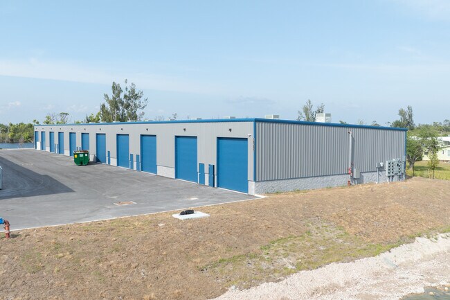 Plus de détails pour 16261 Pine Ridge Rd, Fort Myers, FL - Industriel à vendre