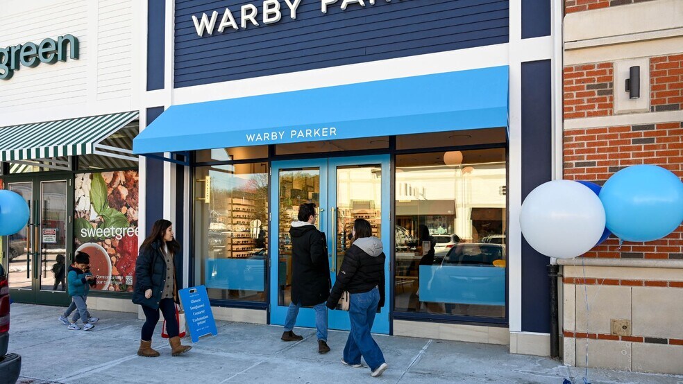 110 Albany Tpke, Canton, CT à louer - Photo du bâtiment - Image 2 de 8