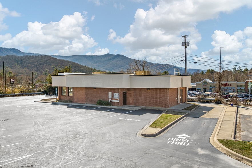 510 NC Highway 9, Black Mountain, NC à vendre - Photo du bâtiment - Image 2 de 9