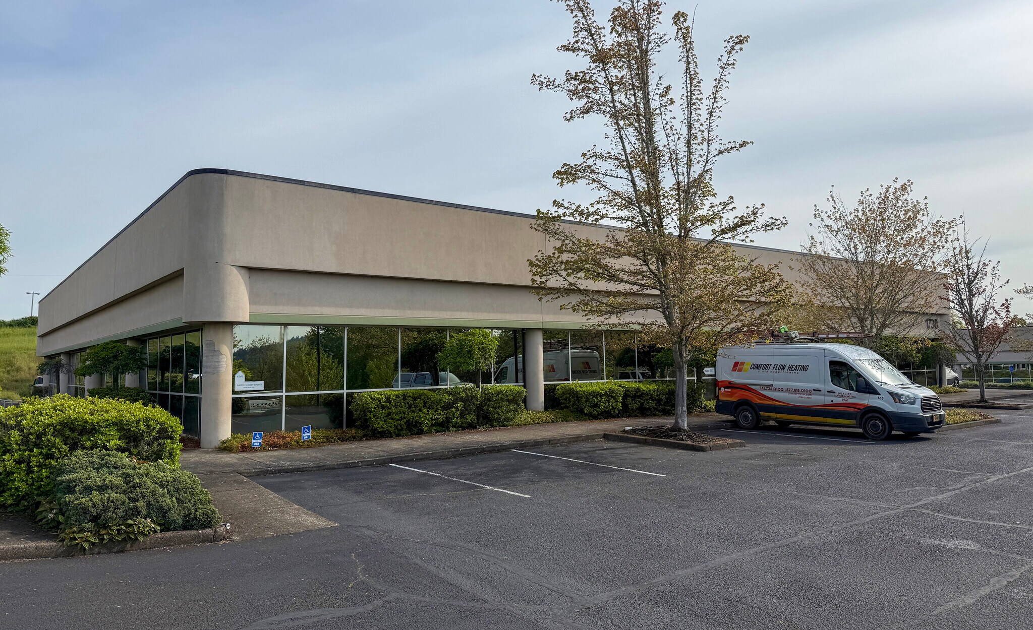 1730 Willow Creek Cir, Eugene, OR for lease Primary Photo- Image 1 of 4