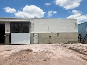 2335-2337 NW 149th St, Opa-locka, FL for lease Interior Photo- Image 2 of 6