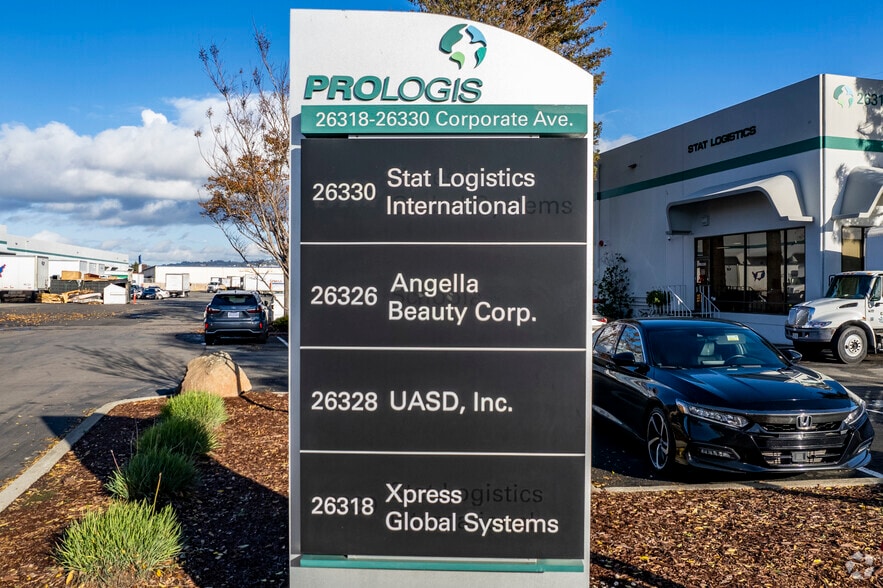26318-26330 Corporate Ave, Hayward, CA for lease - Building Photo - Image 3 of 6