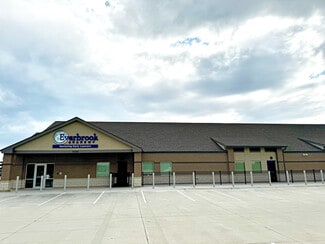 Plus de détails pour 15200 Meredith Dr, Urbandale, IA - Commerce de détail à vendre