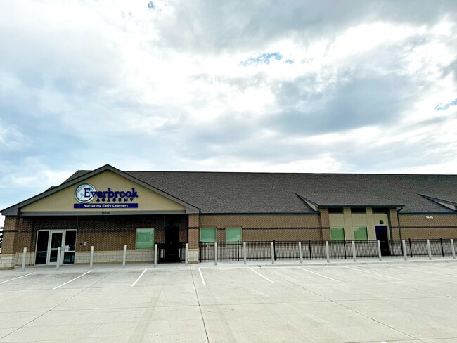 Plus de détails pour 15200 Meredith Dr, Urbandale, IA - Commerce de détail à vendre