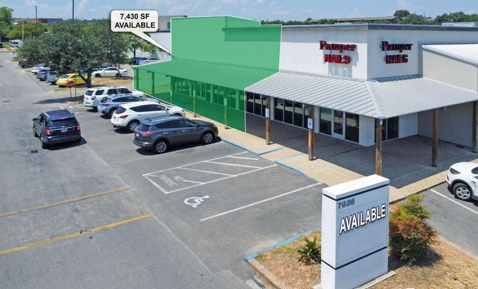 7028 Wood Hollow Dr, Austin, TX for lease - Building Photo - Image 2 of 4