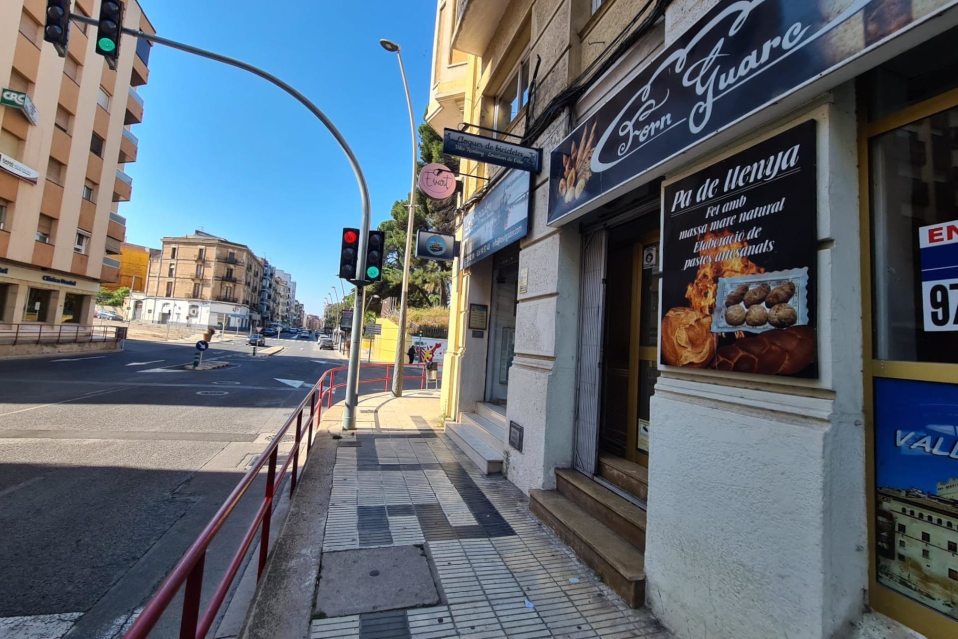 Retail in Tortosa, Tarragona for lease Interior Photo- Image 1 of 3