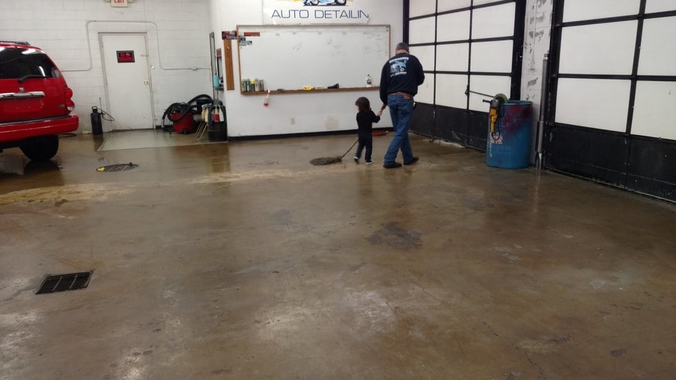 2112 N Market St, Champaign, IL for sale - Interior Photo - Image 3 of 4