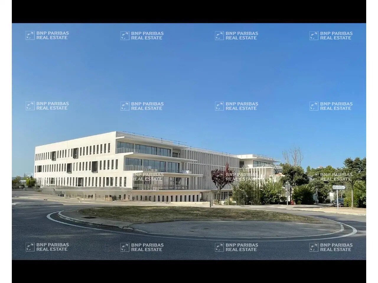 Office in Aix-en-Provence for lease Building Photo- Image 1 of 30