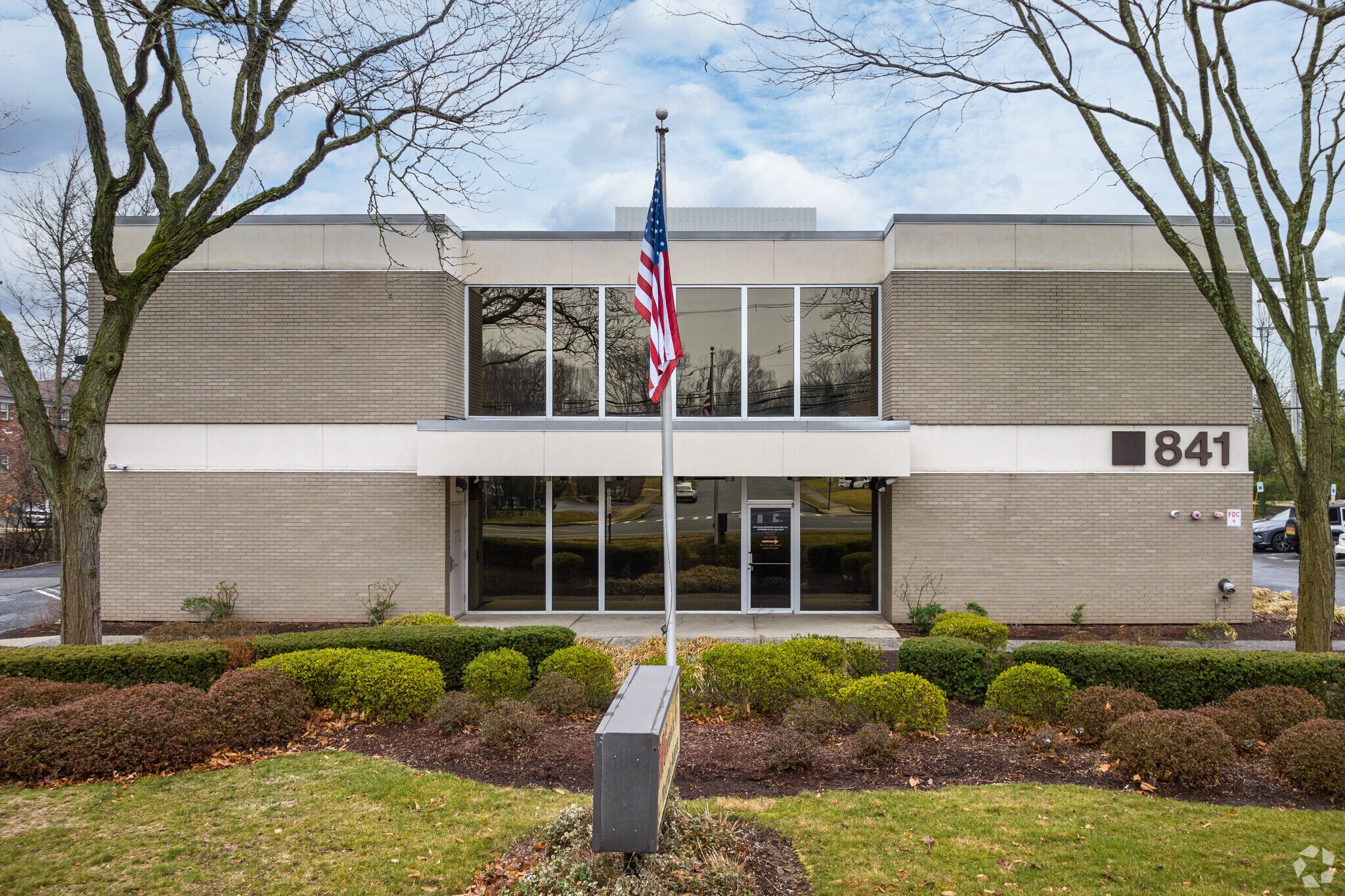 841 Mountain Ave, Springfield, NJ à louer Photo du bâtiment- Image 1 de 17