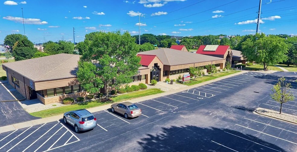 3 Point Pl, Madison, WI for sale - Building Photo - Image 2 of 15