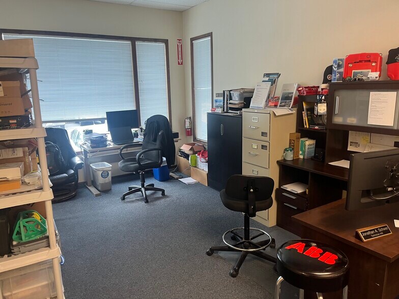 4237 24th Ave W, Seattle, WA à louer - Photo du bâtiment - Image 3 de 12