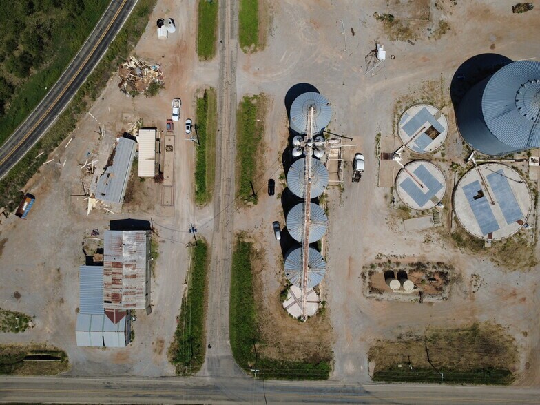 2062 FM 368 S, Iowa Park, TX à vendre - Photo du bâtiment - Image 3 de 15