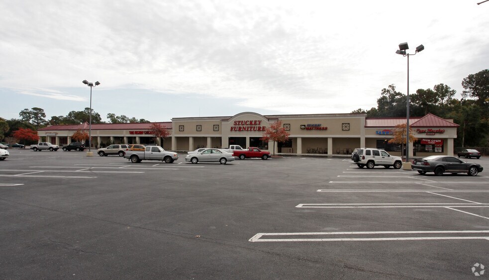 1119 Johnnie Dodds Blvd, Mount Pleasant, SC à louer - Photo du bâtiment - Image 3 de 4