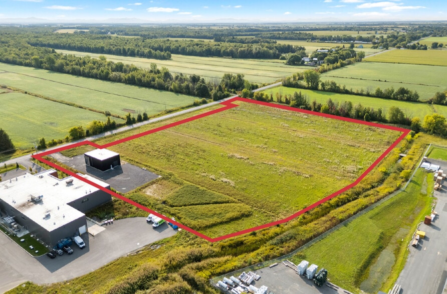523 Rang 3E, Saint-jean-sur-richelieu, QC à louer - Photo du bâtiment - Image 2 de 10
