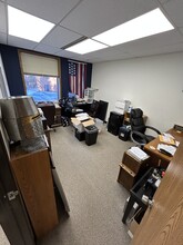 20700 Watertown Rd, Waukesha, WI à louer Photo intérieure- Image 2 de 2