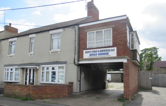 1 Mulso Rd, Finedon for sale Primary Photo- Image 1 of 2