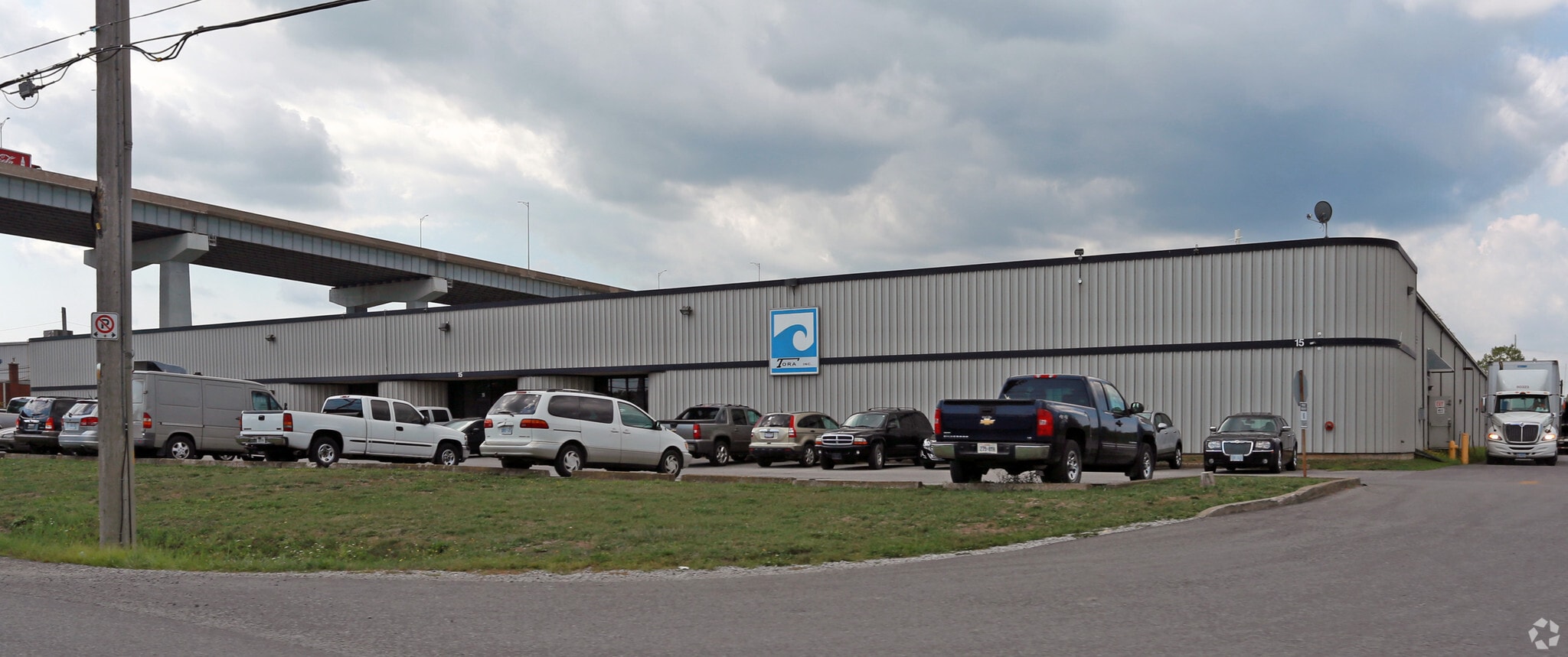 15 Cushman Rd, St Catharines, ON for sale Primary Photo- Image 1 of 1