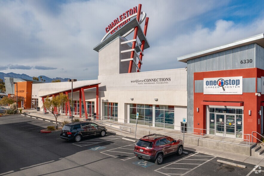 6250-6350 W Charleston Blvd, Las Vegas, NV à louer - Photo du bâtiment - Image 3 de 9