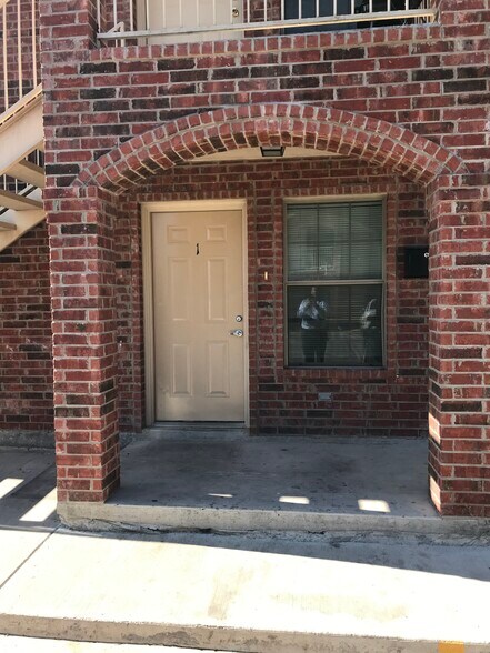 3102 Lane St, Laredo, TX à vendre - Photo du bâtiment - Image 3 de 11