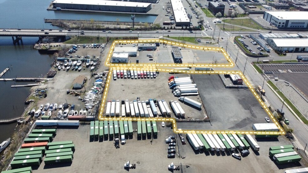 1 Hackensack Ave, South Kearny, NJ à louer - Photo du bâtiment - Image 3 de 15