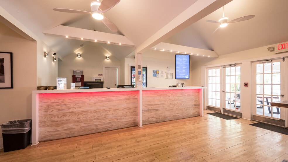 823 Fleming St, Key West, FL for sale - Interior Photo - Image 3 of 12