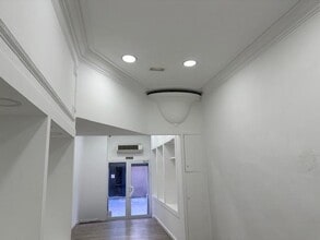 Commerce de détail dans Manresa, Barcelona à louer Photo intérieure- Image 2 de 11