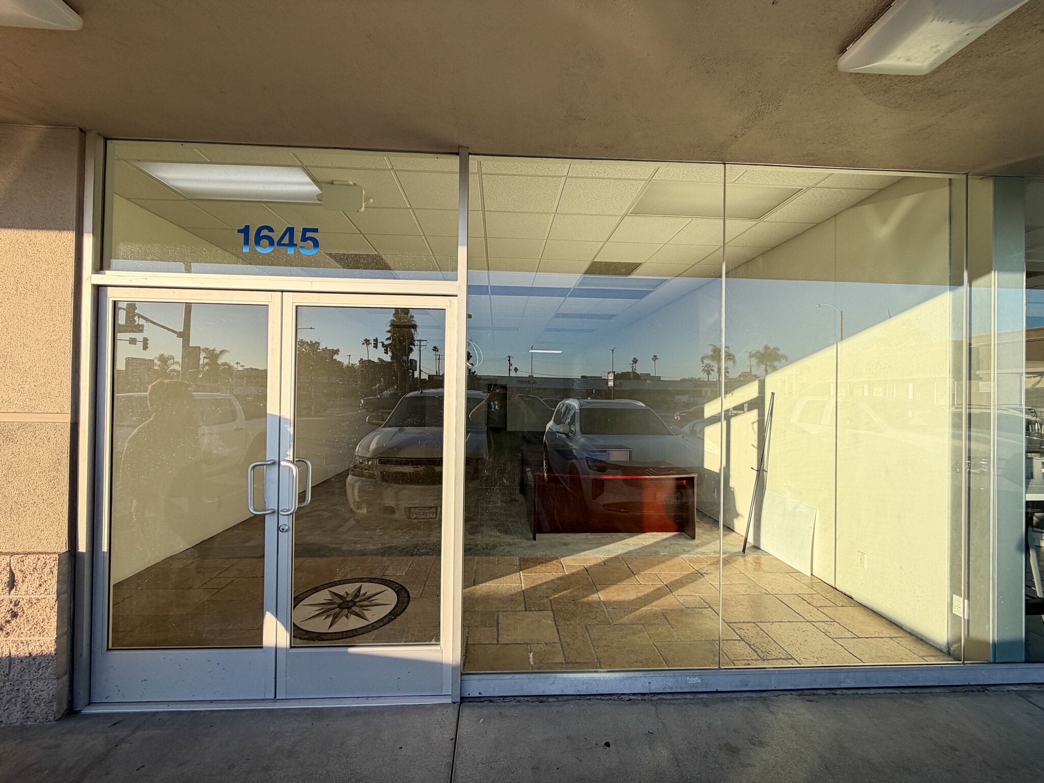 1615-1649 W Chapman Ave, Orange, CA à louer Photo du bâtiment- Image 1 de 7