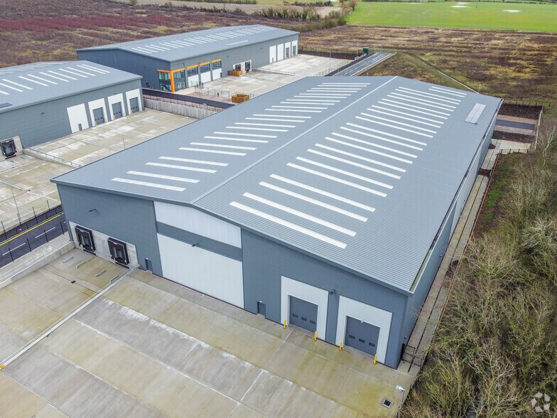 52 Vs, Evesham à louer - Aérien - Image 3 de 6