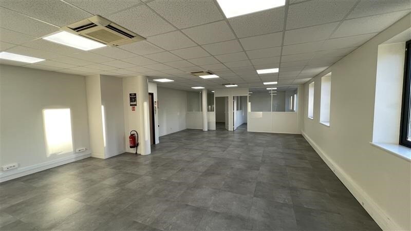 Office in Bussy-Saint-Georges for sale - Interior Photo - Image 1 of 7
