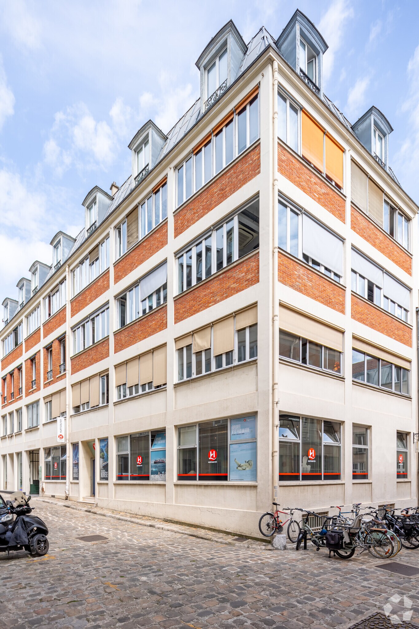 2 Rue De La Roquette, Paris for lease Primary Photo- Image 1 of 5