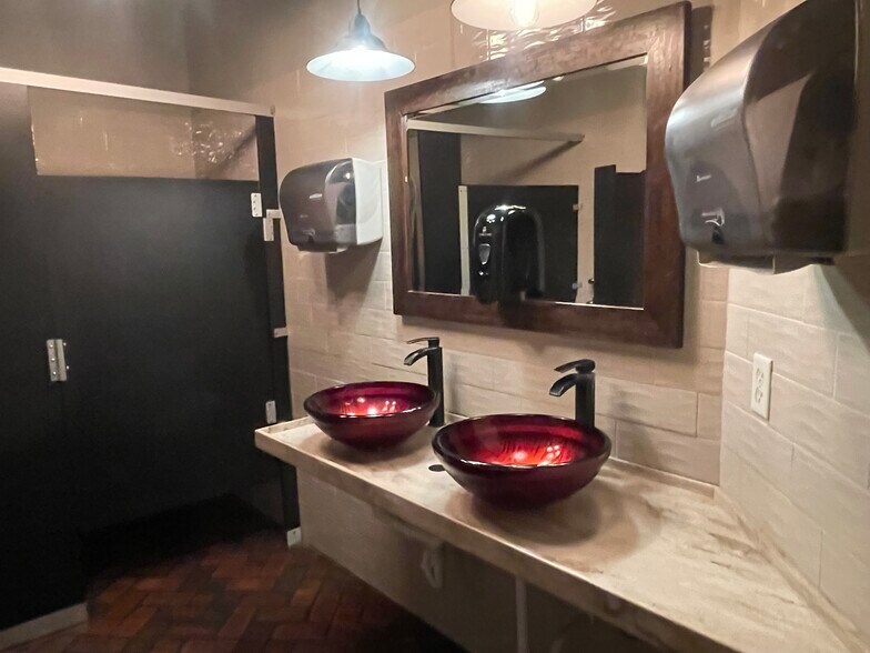 1001 30th Ave S, Moorhead, MN à vendre - Photo intérieure - Image 2 de 19