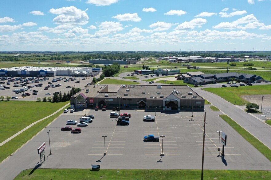 1225 Timberlane Dr, Sauk Centre, MN à vendre - Photo du bâtiment - Image 2 de 9