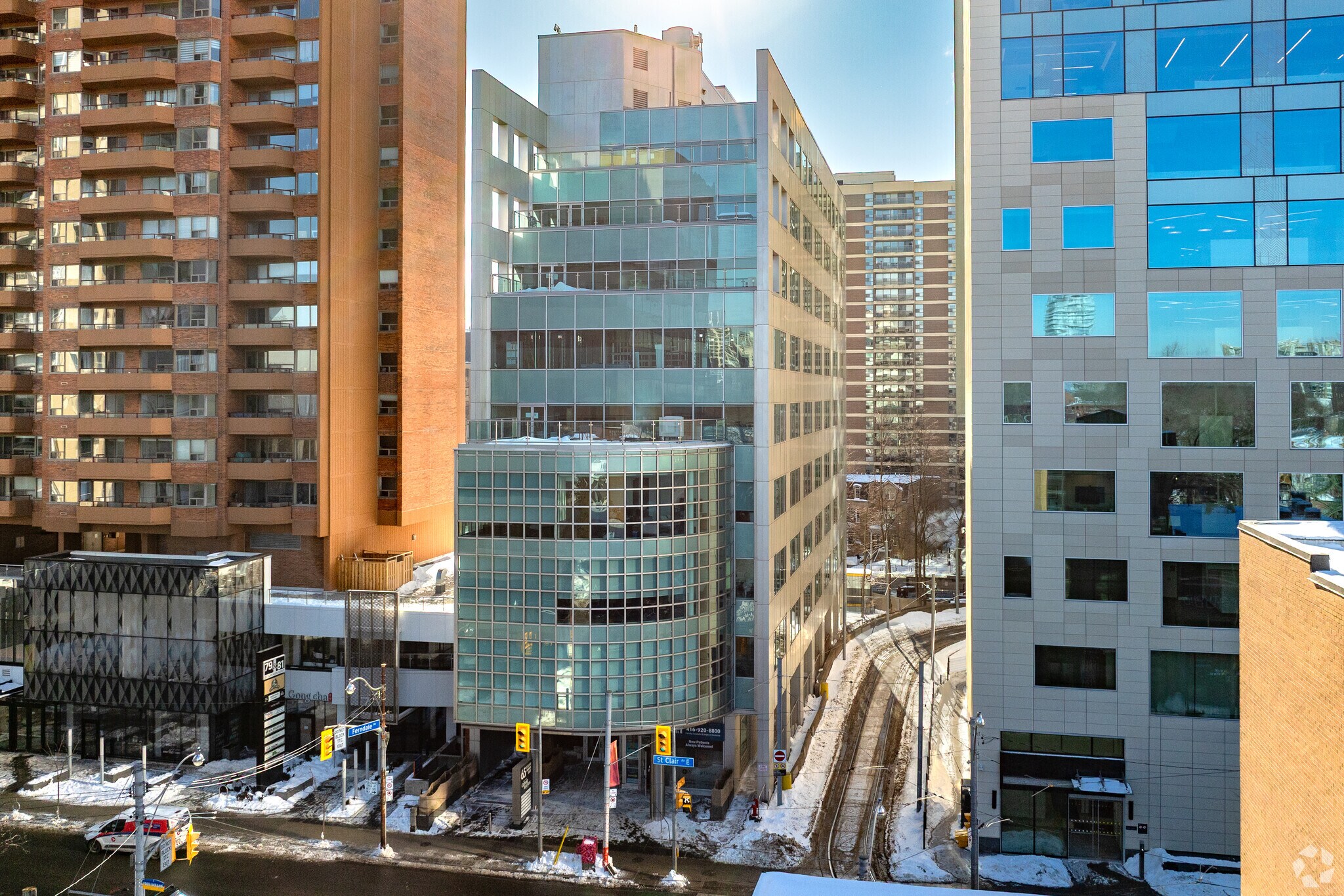 65 St Clair Ave E, Toronto, ON à louer Photo principale- Image 1 de 3