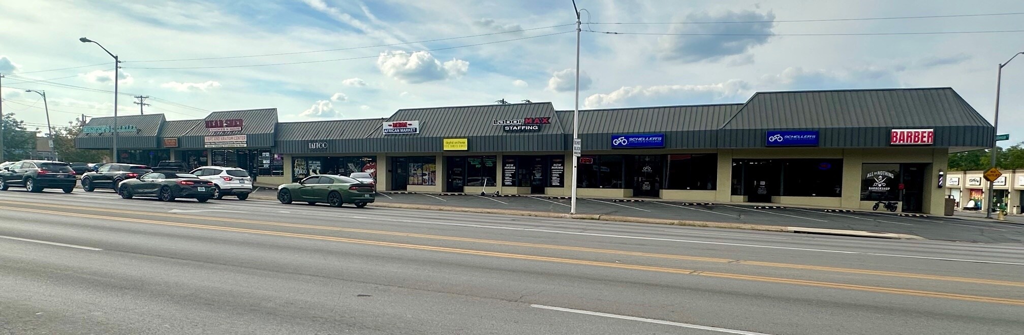 1983-1999 Harrodsburg Rd, Lexington, KY à vendre Photo du bâtiment- Image 1 de 1