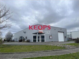 Plus de détails pour Local d'activités à louer