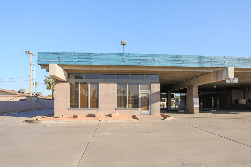 324 N Country Club Dr, Mesa, AZ for lease - Building Photo - Image 3 of 11