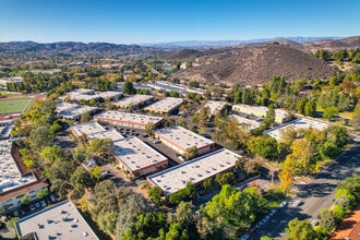 31304-31348 Via Colinas, Westlake Village, CA à louer Photo intérieure- Image 2 de 3